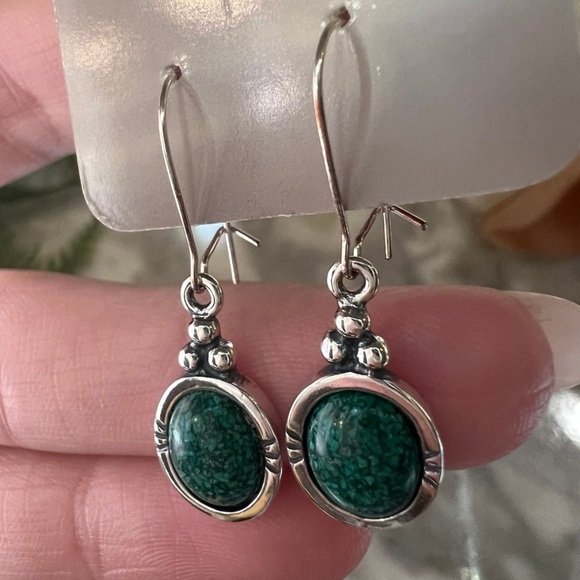 Vintage Designer Green stone drop dangle earrings in Solid 925 Sterling Silver - Picture 8 of 13